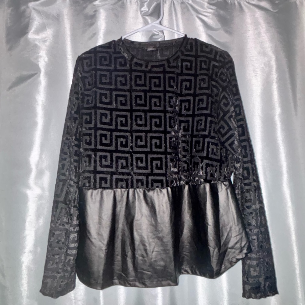 Black Geometric Patterned Women's Top